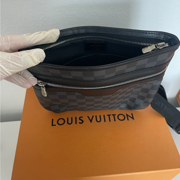 New and used purses un excellent condition only used couple times. - Picture 8 of 15